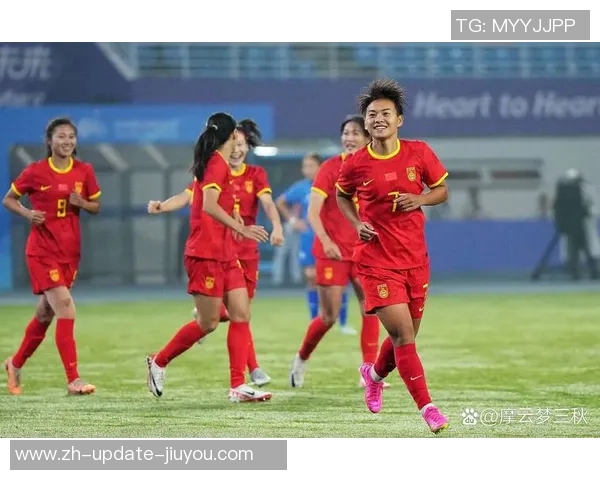 中国女足迎战乌拉圭队全力争胜展现实力与风采 中国女足迎战乌拉圭队全力争胜展现实力与风采